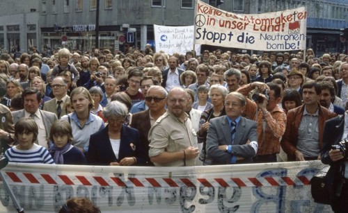 Ruhr area. Peace Movement. Armament. Nuclear Weapons 81