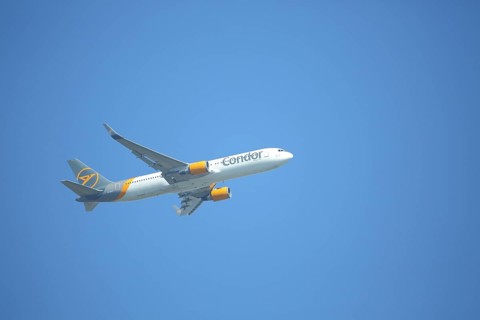 Condor Boeing 767 passenger aircraft on approach to Frankfurt, Man, Hesse, Germany, Europe