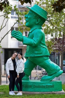 Einheitsmännchen, 25 years of German Unity, art installation Overcoming Borders by Otmar Hörl,