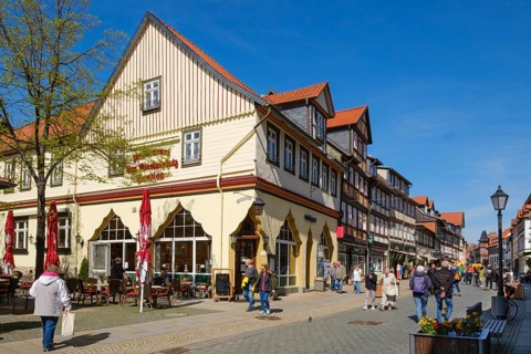 Lively Breite Straße, pedestrian zone, Wernigerode, Harz, Saxony-Anhalt, Germany, Europe