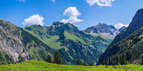 Panorama from Riefenkopf, 1748m to Laufbacher-Eck-Weg, Schneck, 2268m, Himmelhorn, 2113m, Großer