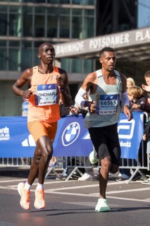 Enock Onchari Kenya and Derseh Kindie Kassie Ethiopia on Potsdamer Platz at the 50th BMW Berlin