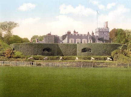 Walmer Castle in Kent, England, was built in 1539-1540 by Henry VIII as an artillery fortress to