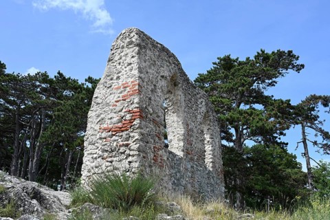 Artificial ruin, wall with two pointed arch windows, also eyeglasses, Mödling, Austria, Europe