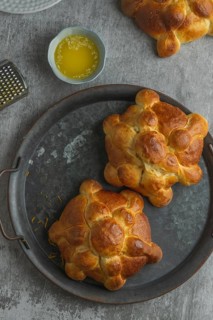 Food Photography, Mexican pan de muertos for day of the dead. Top view