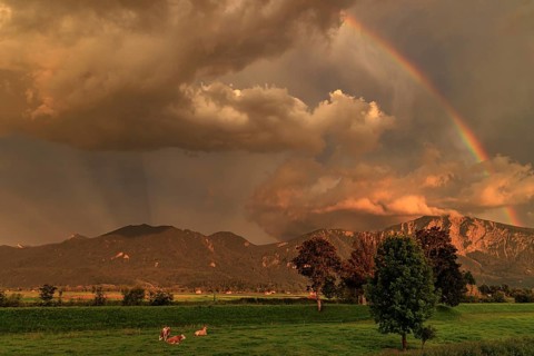 Evening mood with clouds and rainbow over mountains, summer, Loisach-Lake Kochel-Moore, view of