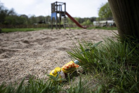 A toy lies on a playground near Münster, 08.04.2024