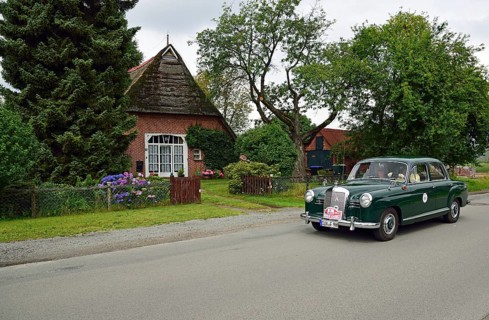Europe, Germany, Lower Saxony, Lower Elbe Classics, classic car tour, Mercedes-Benz, Ponton 190,
