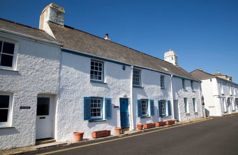 Traditional whitewashed cottages in St Mawes, Cornwall, England, UK
