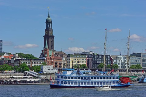 Europe, Germany, Hanseatic City of Hamburg, Elbe, View across the Elbe to the Michel, Paddle