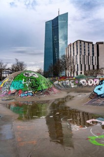 Building of the European Central Bank, ECB, skate park in the rain, at the Osthafen, at the Main in