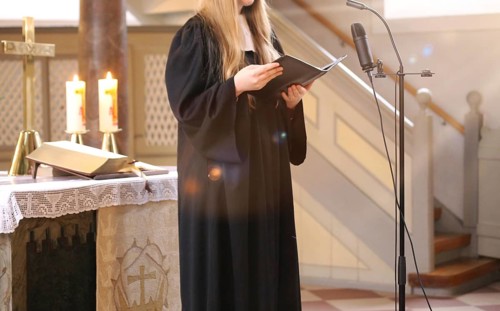 Vicar Lara Schmidt holds the Sunday service in the Protestant parish of Mutterstadt,