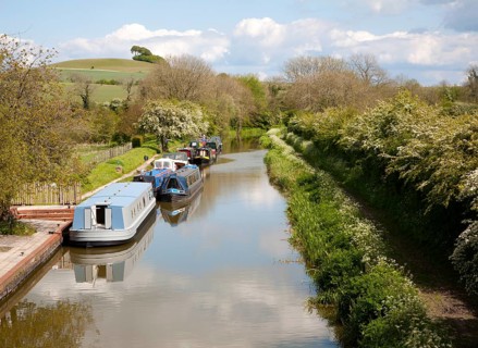 Kennet and Avon canal, Alton Barnes, Vale of Pewsey, Wiltshire, England, United Kingdom, Europe