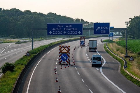 Flooding on the Erft, motorways A1 and A61 closed due to flooding of the carriageway and damage to