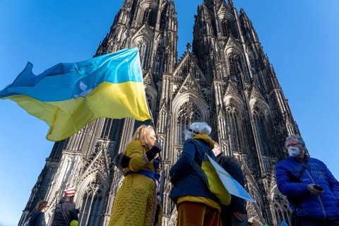 Peace demonstration against the war in Ukraine, instead of the Rose Monday parade in Cologne, with