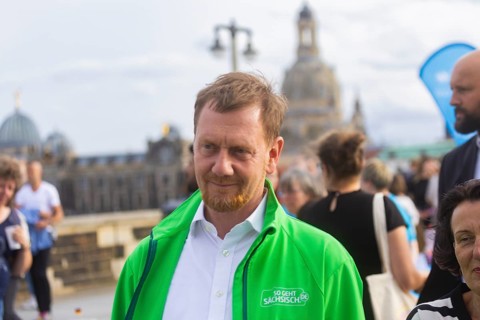 The organiser of Dresden is (s) t bunt is the Cellex Foundation. The motto of this year's banquet