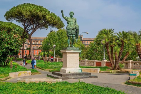 Park with statue of the Roman Emperor Augustus, Naples, Gulf of Naples, Campania, Italy, Europe