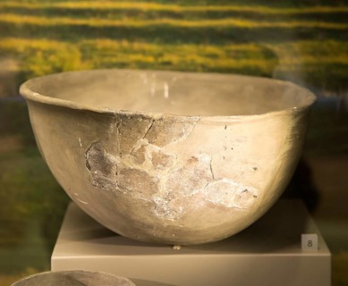 Close up of neolithic pottery cooking bowl rom Woodhenge. With permission of Wiltshire Museum,