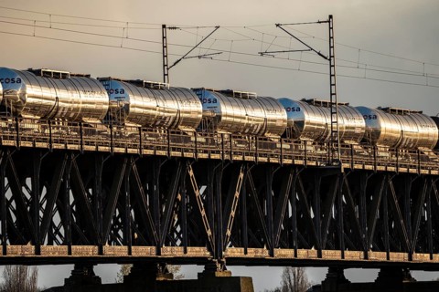 Rhine near Duisburg-Beeckerwerth, goods train on the Haus-Knipp railway bridge, over the Rhine near