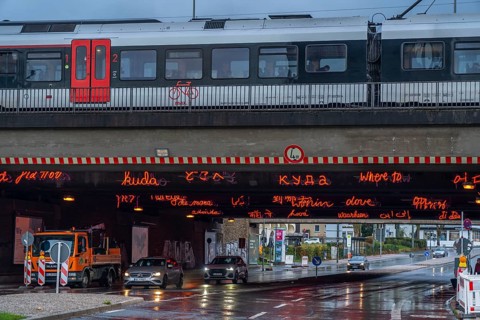 Central station, Abellio local train, light installation, light artwork KunstLichtTor 15,