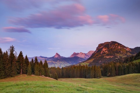 View from Sattelegg to Blauenstunde, with Gross Aubrig in the foreground and Chöpfenberg, Tierberg,