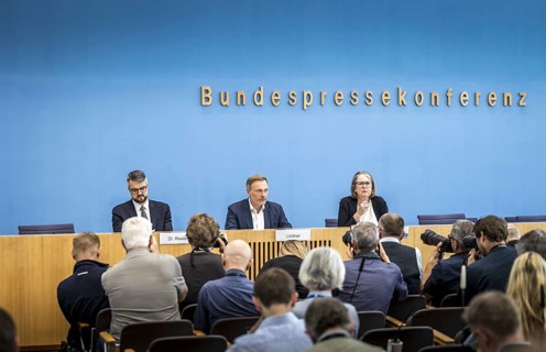 Presentation of the government draft for the 2025 federal budget at the Federal Press Conference by