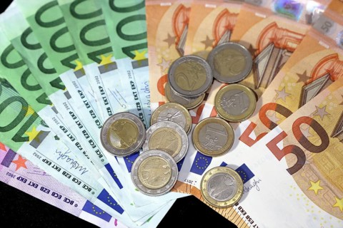 Eurobanknoten (Euroscheine) und -münzen / euro bills and coins