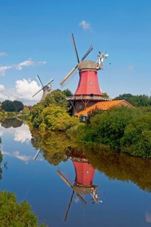 Twin mills Greetsiel at the old Greetsieler Sieltief, Krummhörn-Greetsiel. East Frisia, Lower