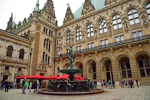Europe, Germany, Hamburg, City Hall, inner courtyard, the Hygieia Fountain is located in the inner
