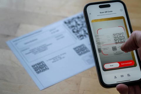 Symbolic image of an e-prescription, prescription issued by a doctor, with QR code, is scanned
