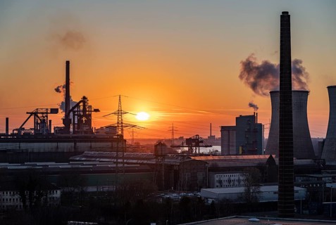 The two blast furnaces of HKM, Hüttenwerke Krupp Mannesmann, in Duisburg-Hüttenheim, extinguishing