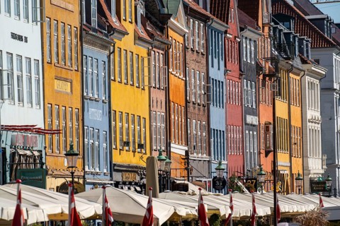 Nyhavn, in the Frederiksstaden district, harbour district with houses over 300 years old, promenade