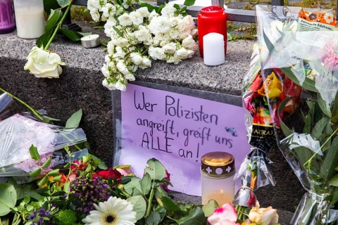 Mannheim, 2 July 2024: Laying flowers on the market square. This was triggered by the knife attack