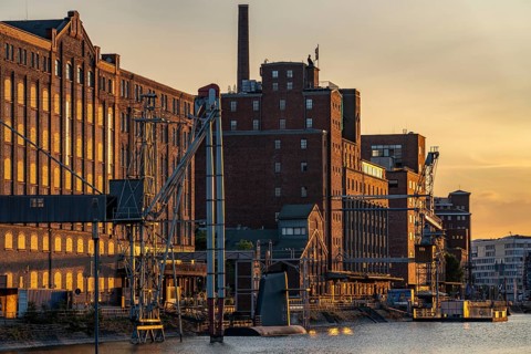 The inner harbour, in Duisburg, building Küppersmühle, and Werhahn-Mühle on the right, North