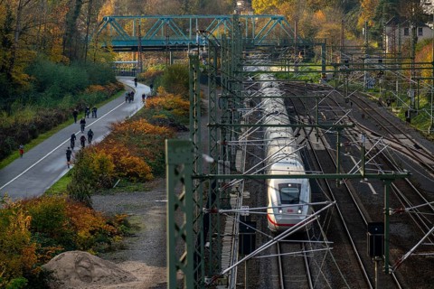 Radschnellweg Ruhr, RS1, along the railway line between Essen and Mülheim, shared cycle path,