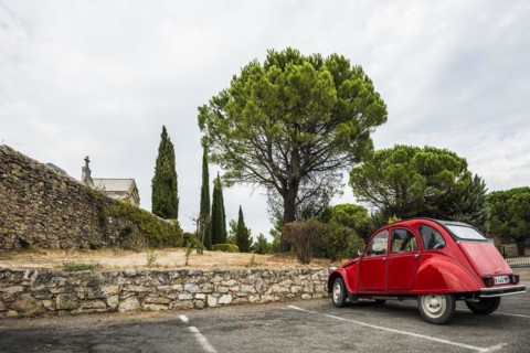 Red Citroën 2CV, classic car, Tourtour, Département Var, Region Provence-Alpes-Côte d'Azur, South