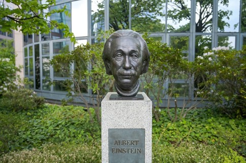 Bust of Albert Einstein, Street of Remembrance, Spreebogen, Moabit, Mitte, Berlin, Germany, Europe