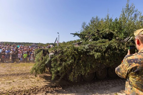 The Oberlausitz military training area opened its Tor tor to thousands of visitors for the Open Day