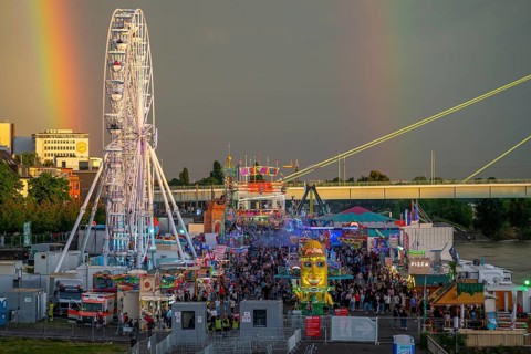 Happy Colonia funfair, Corona-compliant funfair at the Deutzer Werft, on the Rhine, Ferris wheel,