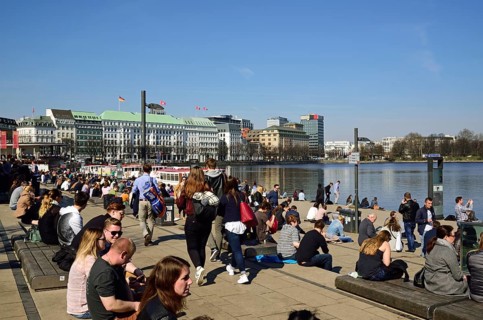 Europe, Germany, Hamburg, City, Inner Alster Lake, Lunch break on the Alster terrace, Jetty,