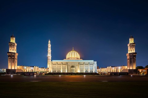 Sultan Qaboos Grand Mosque, night shot with lighting, Muscat, Oman, Asia