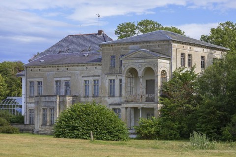 Villa on the beach of Heilgendamm, built around 1900, not yet restored, Heiligendamm,