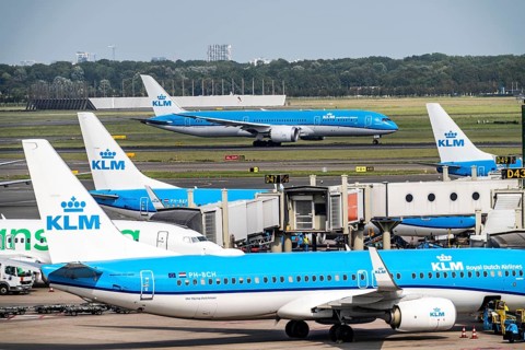 Amsterdam Schiphol Airport, aeroplanes on the taxiway, at the terminal, Gate D, check-in, apron,