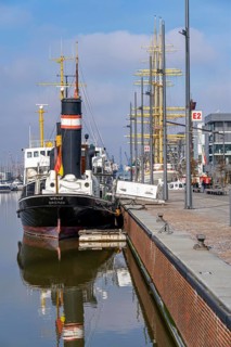 New harbour, harbour basin, harbour district, residential buildings, office buildings, marina and