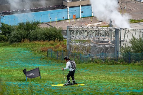 CopenHill, waste incineration plant and artificial ski slope, skiing with a view of the Øresund, 90