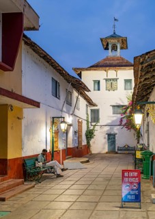 Entrance and Clock tower, Paradesi Synagogue, Matancherry, Jew Town, Cochin, Kerala, India, Asia