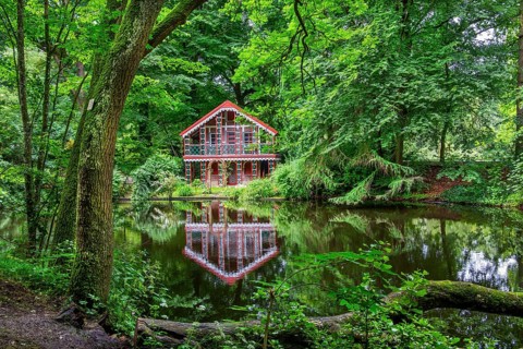 Schweizerhaus in Ritzebüttel Castle Park, North Sea spa town of Cuxhaven, North Sea coast, Elbe,