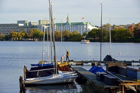 Europe, Germany, Hamburg, Outer Alster Lake, View to Hotel Atlantic, Jetty, Hamburg, Hamburg,