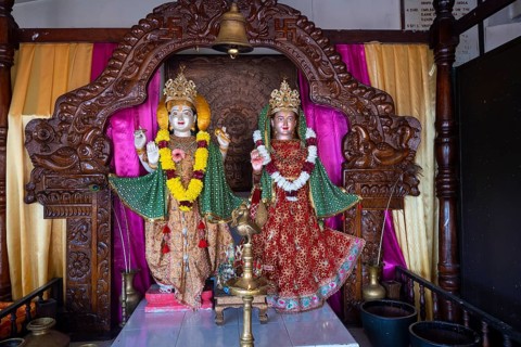God, gods, indoor area, Hindu temple, sacred lake, Grand Bassin, Ganga Talao, Indian Ocean, island,