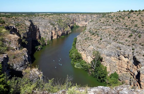 Canoes in the gorge on the River Duratón, Hoces del Rio Duratón Natural Park, Segovia province,